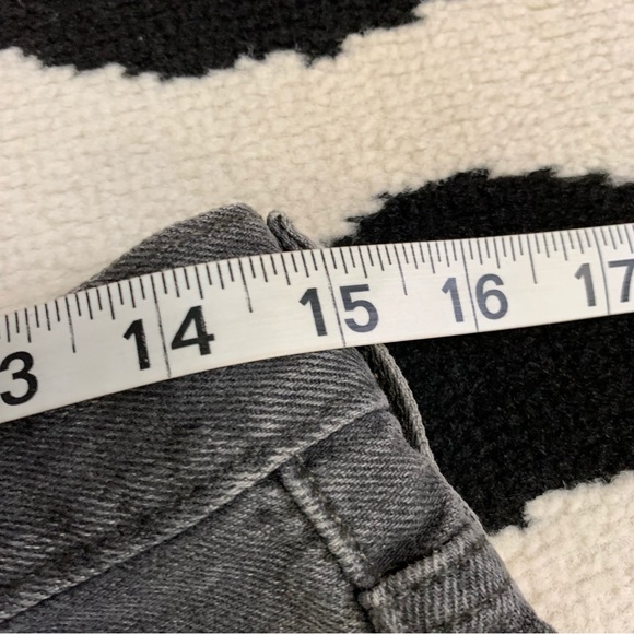 Levi’s Premium Original 501 Button Fly Jean Shorts Raw Hem Denim Size 27 - Picture 9 of 16